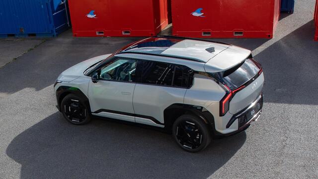 KIA EV3 GT-Line 81.4 kWh Tijdelijk Kia Subsidie ¤2950,- Bij Aanschaf | private lease vanaf ¤398,- | Geen BPM | Nu te bestellen