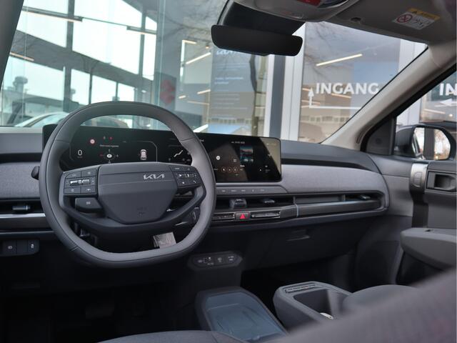 KIA EV3 Plus 81.4 kWh Snel leverbaar! Navi+BT+Cam Stoel+Stuurverw. LED 17''LMV 10 jr. Garantie