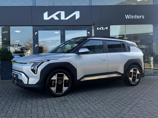 KIA EV3 Plus Advanced 81.4 kWh Matte Ivory Silver. Op voorraad, direct leverbaar!