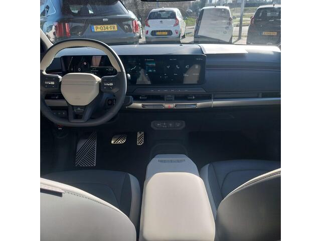 KIA EV3 GT-Line 81.4 kWh | DEMO | Schuif/kanteldak | Panoramisch schuifkanteldak | Stoelverwarming | Harman Kardon | Afneembare trekhaak |