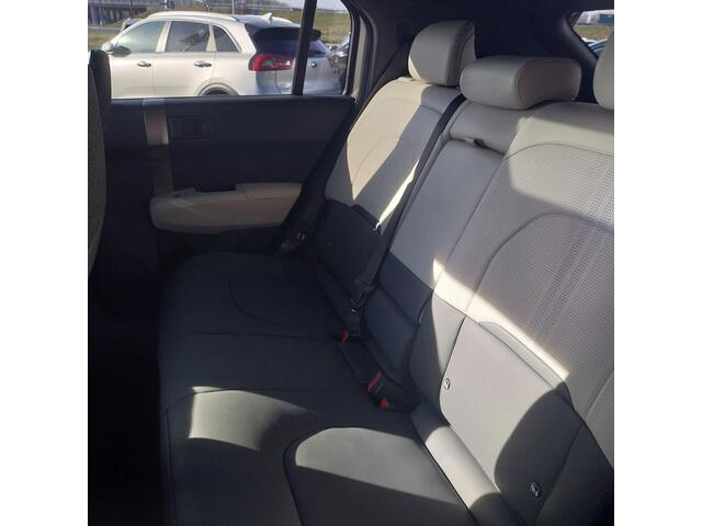 KIA EV3 GT-Line 81.4 kWh | DEMO | Schuif/kanteldak | Panoramisch schuifkanteldak | Stoelverwarming | Harman Kardon | Afneembare trekhaak |