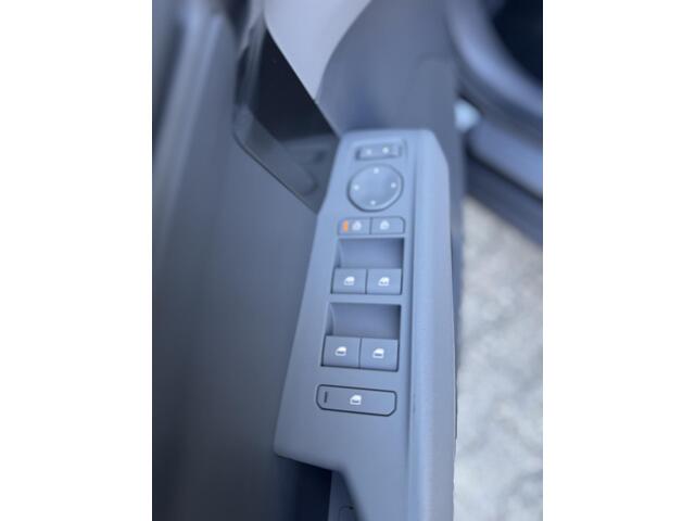 KIA EV3 Air 58.3 kWh | 19 inch | Parkeersensoren Voor + Achter | Camera | Adaptive Cruise | Keyless | DAB+ | Apple Carplay/ Android Auto