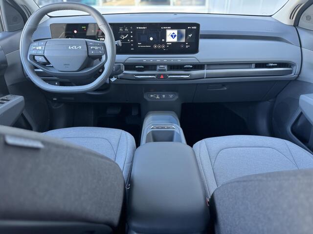 KIA EV3 Air 58.3 kWh | 19 inch | Parkeersensoren Voor + Achter | Camera | Adaptive Cruise | Keyless | DAB+ | Apple Carplay/ Android Auto