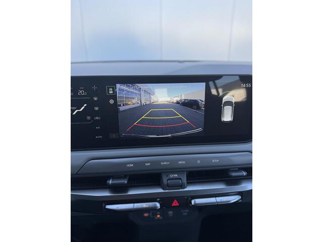 KIA EV3 Air 58.3 kWh | 19 inch | Parkeersensoren Voor + Achter | Camera | Adaptive Cruise | Keyless | DAB+ | Apple Carplay/ Android Auto