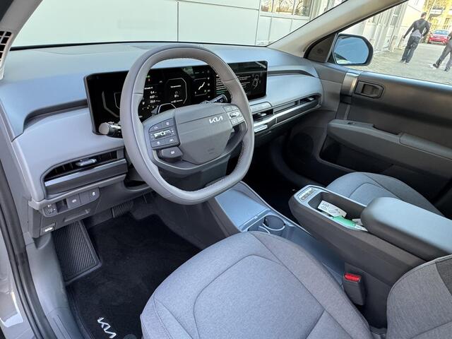 KIA EV3 Air 58.3 kWh | Snel leverbaar | Camera | Keyless | Adaptive Cruise | Navigatie