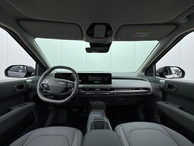 KIA EV3 Plus 58.3 kWh | Tijdelijk Kia inruilpremie ¤ 3000,- Bij Aanschaf | Parkeersensoren Voor + Achter | Camera | Adaptive Cruise | Keyless | DAB+ | Apple Carplay/ Android Auto