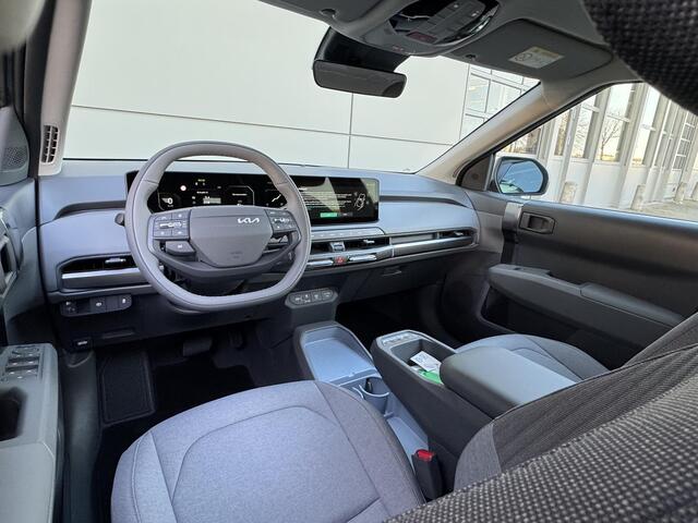 KIA EV3 Air 58.3 kWh | Snel leverbaar | Stoel/Stuurverwarming | Navigatie | Dodehoekdetectie | Led Koplampen |