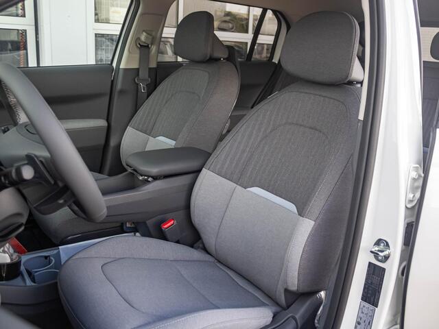 KIA EV3 Plus 81.4 kWh l Direct leverbaar l Stoel Stuurwielverwarming l Dode hoek assistent l Privatelease vanaf ¤ 572,00