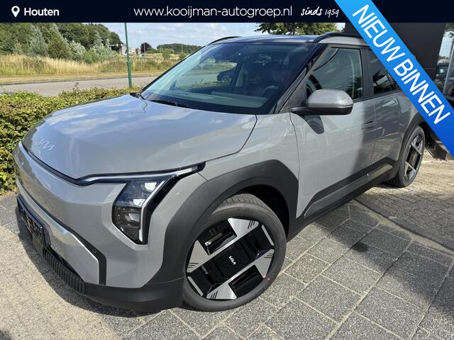 KIA EV3 Plus Advanced 81.4 kWh ¤41.995,- RIJKLAAR! Nu ¤3.700,- voordeel! Meerdere kleuren en uitvoeringen leverbaar.