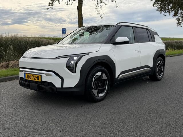 KIA EV3 Plus 81.4 kWh | Trekhaak | Camera | LED | Navigatie | Apple CarPlay/Android Auto | Rijbaanassistentie | Adaptieve Cruise Control | Smart-Key |
