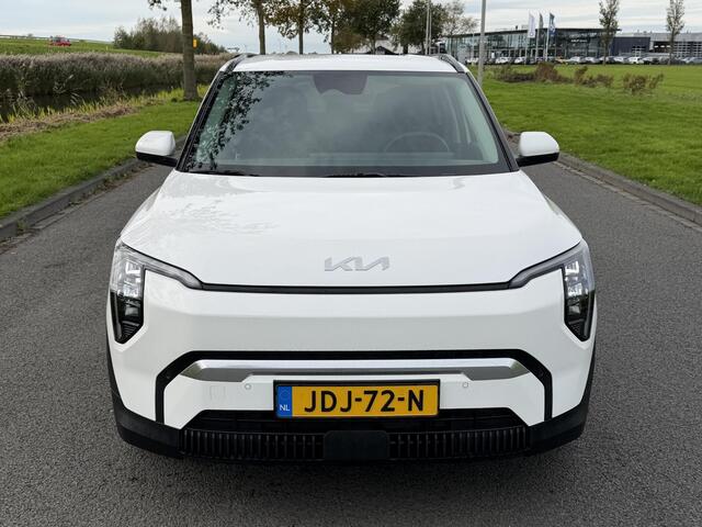 KIA EV3 Plus 81.4 kWh | Trekhaak | Camera | LED | Navigatie | Apple CarPlay/Android Auto | Rijbaanassistentie | Adaptieve Cruise Control | Smart-Key |