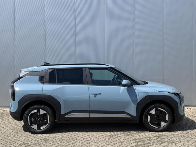 KIA EV3 Plus 58.3 kWh | Privacy Glass | Adaptive Cruise | Stoel- en stuurwielverwarming | Dodehoekassistentie |