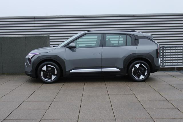 KIA EV3 Diverse uitvoeringen en kleuren leverbaar INFORMEER NAAR BESCHIKBAARHEID 030-6882056 PRIJS VANAF ¤ 36.995,-