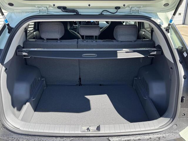 KIA EV3 Plus 58.3 kWh | Privacy Glass | Adaptive Cruise | Stoel- en stuurwielverwarming | Dodehoekassistentie |