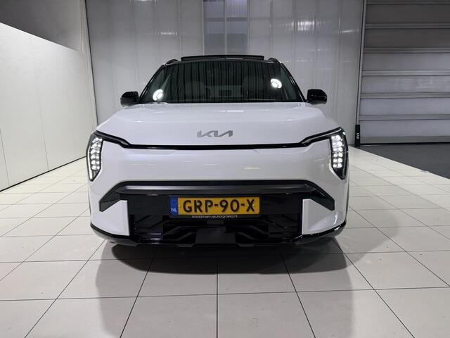 KIA EV3 GT-PlusLine 81.4 kWh Auto vol luxe! Schuif-/kanteldak, trekhaak, V2L, 360° camera, stoelverwarming, navigatie, Apple CarPlay/Android Auto, NL-auto,