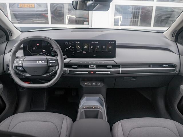 KIA EV3 Air 58.3 kWh | Uit voorraad leverbaar | Navi | 17" | Adapt. Cruise | Clima | PDC | Dakrails |