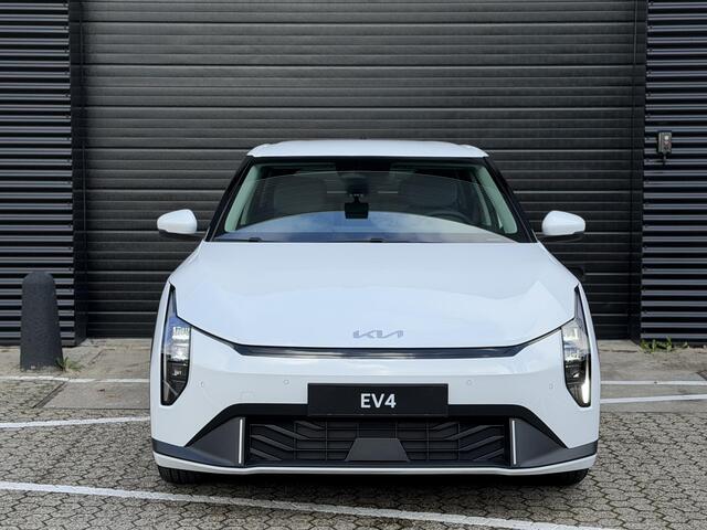 KIA EV4 Air 58.3 kWh | Snel leverbaar | Stoelverwarming | Camera | Navigatie | Parkeersensoren | Apple carplay