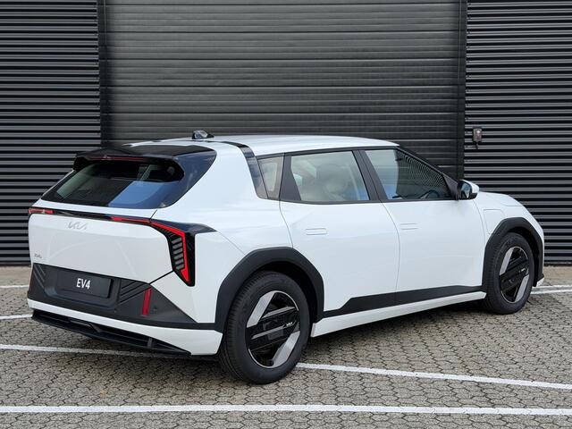 KIA EV4 Air 58.3 kWh | Snel leverbaar | Stoelverwarming | Camera | Navigatie | Parkeersensoren | Apple carplay