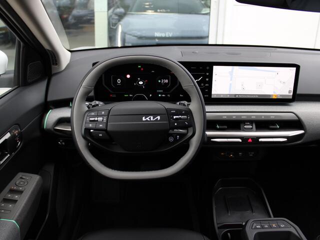 KIA EV4 Plus Advanced 81.4 kWh Direct leverbaar | Pano dak | Elektrische kofferbak | lage bijtelling!
