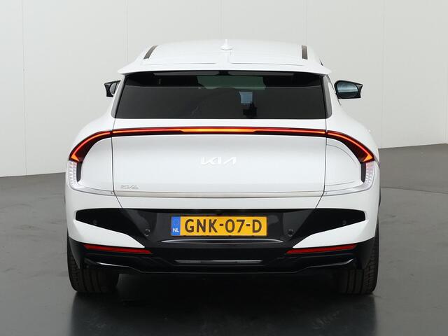 KIA EV6 Edition Advanced 84 kWh | Stoelverwarming | Afneembare trekhaak | Stoelventilatie | Matrix koplampen | Keyless |