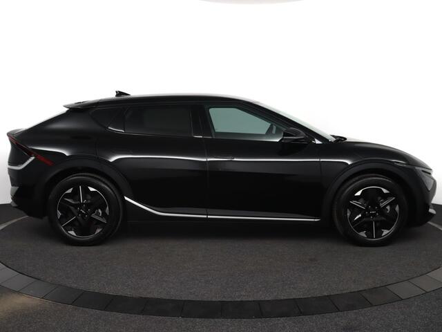 KIA EV6 Air 84 kWh ¤ 2.000 Inruilpremie - Voorstoelen verwarmd - Parkeerhulp voor & achter - Apple Carplay/Android Auto Direct Leverbaar!