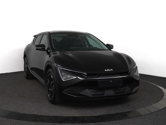 KIA EV6 Air 84 kWh ¤ 2.000 Inruilpremie - Voorstoelen verwarmd - Parkeerhulp voor & achter - Apple Carplay/Android Auto Direct Leverbaar!