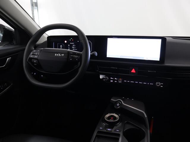 KIA EV6 Light Edition 63 kWh | Trekhaak | Stoel/Stuurwielverwarming | Navigatie | Parkeercamera | Climate Control |