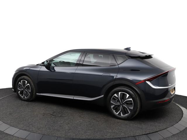 KIA EV6 Light Edition 58 kWh - SOH 98,9% - Stoel-/stuurverwarming - Cruise Control - Apple CarPlay/Android Auto - Navigatie - Fabrieksgarantie tot 08-2031