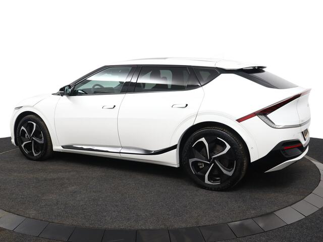 KIA EV6 GT-Line 77.4 kWh Stoelverwarming -/ ventilatie - Elektrisch verstelbare voorstoelen - Apple Carplay/Andoid Auto - Achteruitrijcamera - Climate Control - Fabrieksgarantie tot 2031