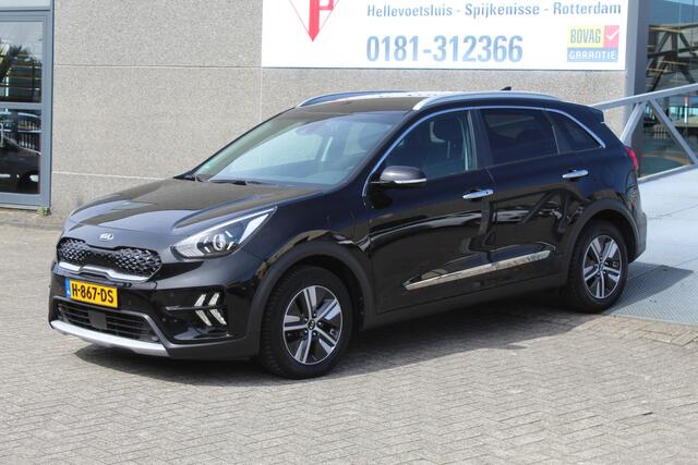 KIA Niro 1.6 GDi PHEV DynamicPlusLine AUTOMAAT/Navigatie/Climate control/Adaptive cruise control/Lane assist/Apple carplay/Achteruitrijcamera/Parkeersensoren rondom/Stoelverwarming/Stuurverwarming/Dodehoek detectie/Keyless/DAB/Bluetooth/VESS/Spraakbediening/16'' L