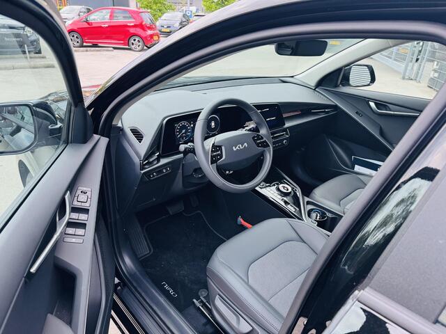 KIA Niro 1.6 GDi Hybrid DynamicLine Demo auto | KM stand kan iets varieeren | Informeer altijd even of de auto aanwezig is...