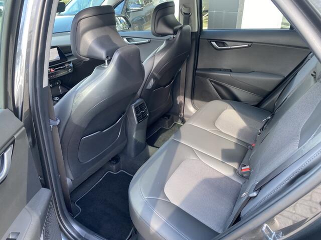 KIA Niro 1.6 GDi Hybrid DynamicLine Navi+Camera // PDC v+a // Adaptieve Cruise // Keyless // Apple Car Play info Roel 0492-588951