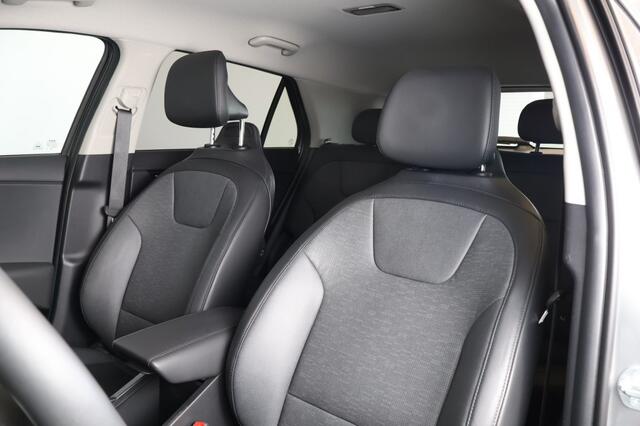 KIA Niro DynamicLine 64.8 kWh - CarPlay - Stoelverw. - Navi - Sensoren