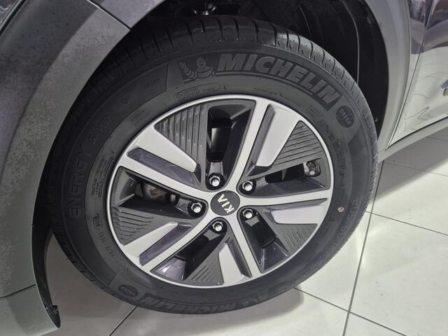 KIA Niro 1.6 GDi Hybrid DynamicLine NL auto, dealer onderhouden , erg compleet !!