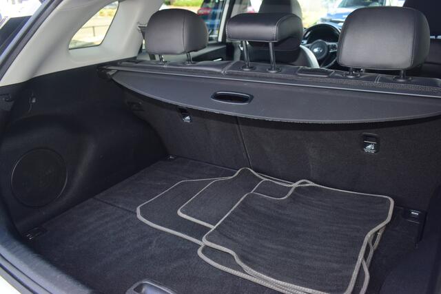 KIA Niro 1.6 GDi Hybrid ExecutiveLine | Trekhaak | Stoelkoeling | Dodehoek herkenning | Panoramadak |