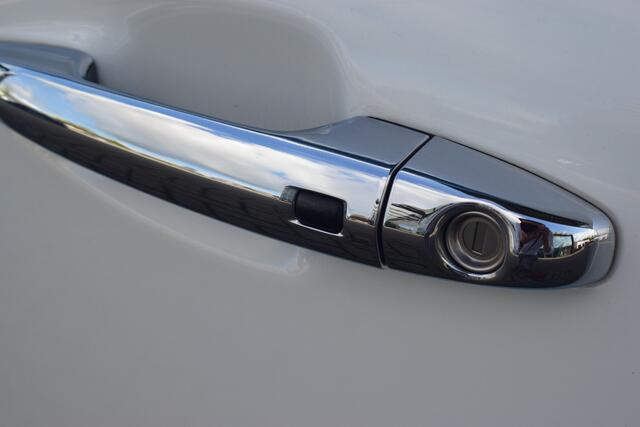 KIA Niro 1.6 GDi Hybrid ExecutiveLine | Trekhaak | Stoelkoeling | Dodehoek herkenning | Panoramadak |