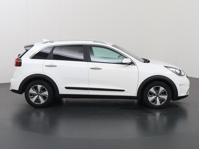 KIA Niro 1.6 GDi Hybrid DynamicLine Edition | Stoel/Stuurwielverwarming | LED Koplampen | Navigatie | Parkeercamera | Climate Control Adaptief |
