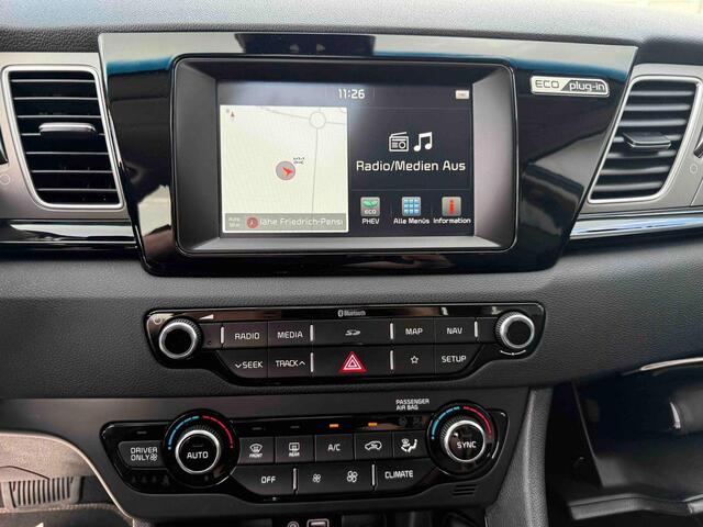 KIA Niro 1.6 GDi PHEV DynamicLine | Dealer onderhouden, Automaat, Navigatie, Adapt. Cruise Control, Half leer, Stoel- & Stuurverwarming, Parkeersensoren + Camera!