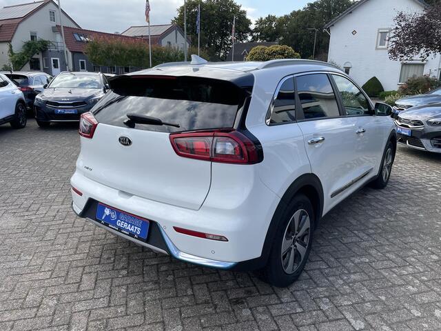 KIA Niro 1.6 GDi PHEV DynamicLine | Navigatie, Parkeersensoren en camera, Adaptive Cruise controle, Dode hoek sensoren, Lane assist