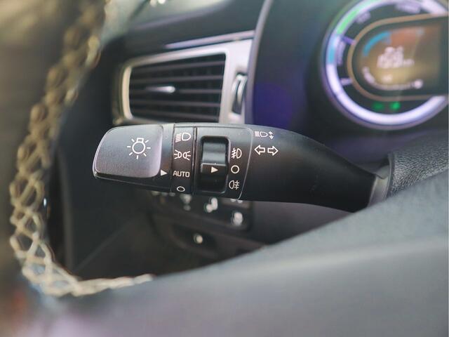 KIA Niro 1.6 GDi Hybrid ExecutiveLine | camera | Navigatie | Leder | Stoelverwarming/Verkoeling | Afneembare Trekhaak |