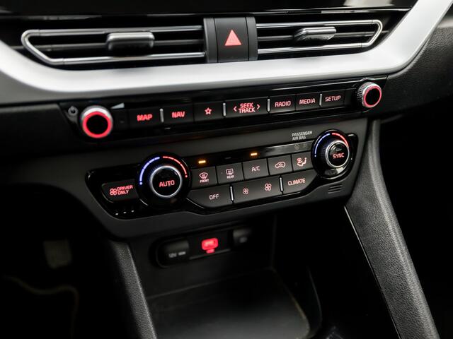 KIA Niro 1.6 GDi Hybrid DynamicLine 142Pk Automaat (APPLE CARPLAY, GROOT NAVI, CAMERA, LEDER, ADAPTIVE CRUISE, SPORTSTOELEN, KEYLESS, TREKHAAK, NIEUWSTAAT)