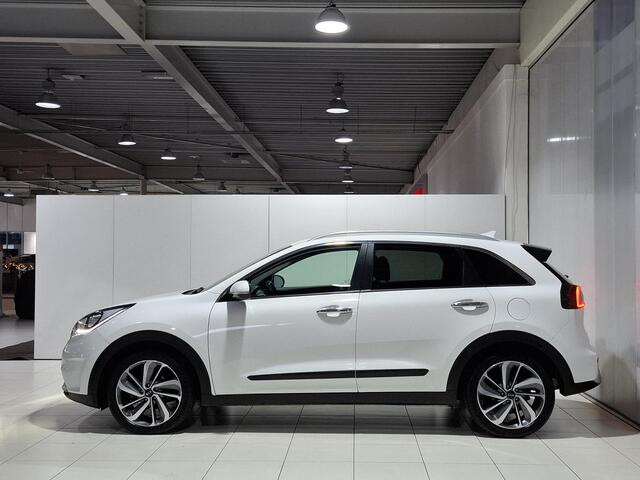 KIA Niro 1.6 GDi Hybrid Design Edition , Stoel en Stuur verwarming, schuif kantel dak. Navigatie.