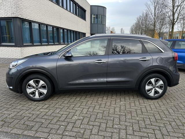 KIA Niro 1.6 GDi H. First Ed. CARPLAY NAVI CAMERA DEALER.