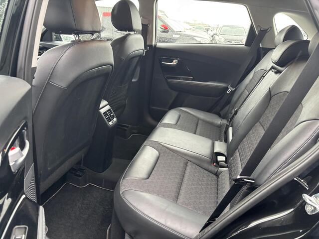 KIA Niro 1.6 GDi Hybrid DynamicLine Navigatie, 1e eign. NL-auto, Nieuw geleverd en dealeronderhouden, Achteruitrijcamera & parkeersensoren, BTW-auto