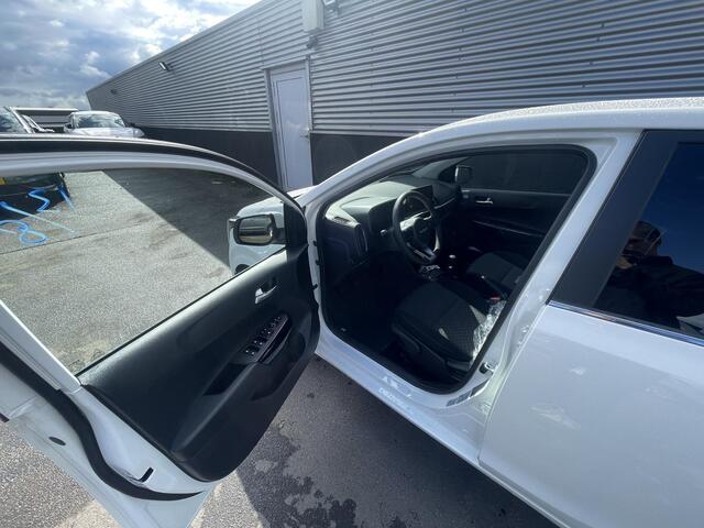 KIA PICANTO 1.0 DPI ExecutiveLine Ruim ¤1500,- Voordeel Meerdere kleuren uit voorraad leverbaar!