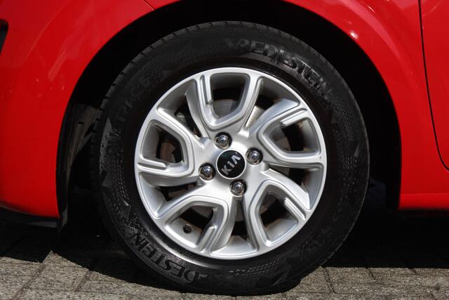 KIA PICANTO 1.0 MPi DynamicPlusLine Navigatie/Achteruitrijcamera/Cruise control/Airco/Apple carplay/Bluetooth/Multifunctioneel stuurwiel/Spraakbediening/Lichtmetalen velgen/Elektrisch verstelbare spiegels/Elektrisch inklapbare spiegels