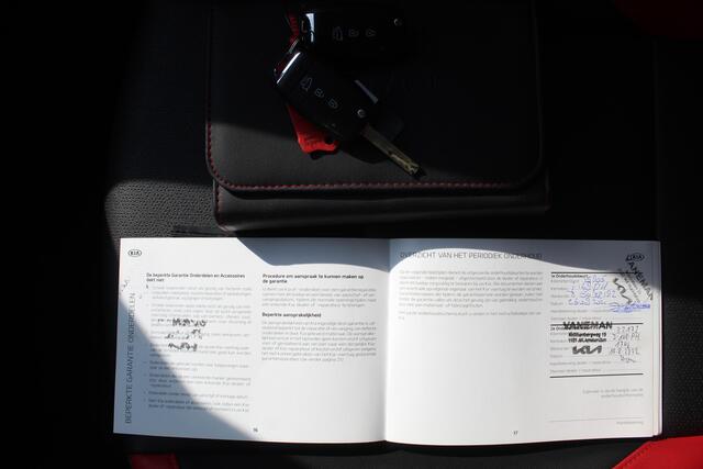 KIA PICANTO 1.0 MPi GT-Line Edition Navigatie/Airco/Achteruitrijcamera/Apple carplay/Bluetooth/LED koplampen/15'' Lichtmetalen velgen/Lederen bekleding/Elektrische ramen/Elektrisch verstelbare spiegels.