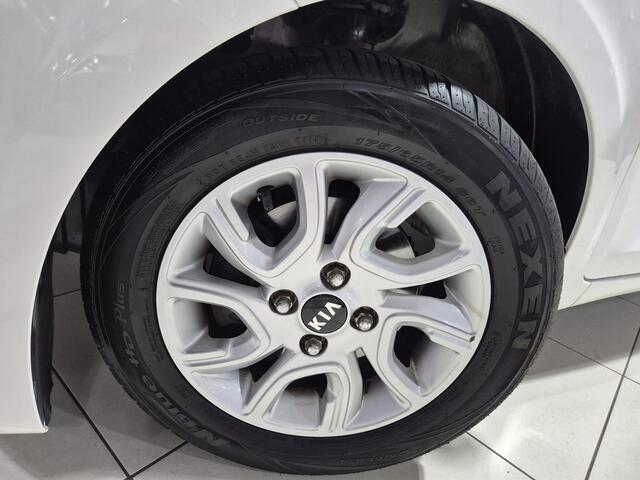 KIA PICANTO 1.0 CVVT ComfortLine 14 inch velgen, Bluetooth, Airco.