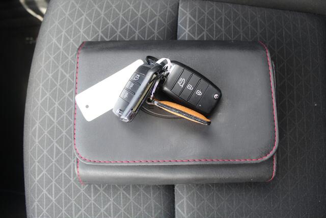 KIA PICANTO 1.0 MPi DynamicPlusLine Navigatie/Airco/Cruise control/Achteruitrijcamera/Apple carplay/Multifunctioneel stuurwiel/Elektrische ramen/Elektrisch verstelbare spiegels.