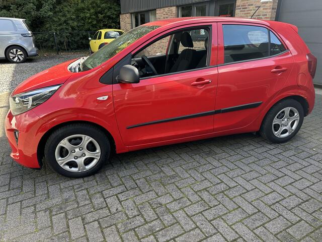 KIA PICANTO 1.0 CVVT ComfortLine Airco . 4 elc ramen .elc spiegels . cv op afstand. Orginelen km stand is 44047 km aan toon baar .